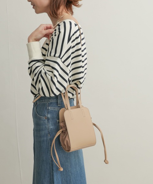 URBAN RESEARCH DOORS(アーバンリサーチドアーズ)の「2WAY巾着ミニバッグ(ショルダーバッグ・レディース・ブラック/ベージュ・ONE)」の6枚目の写真