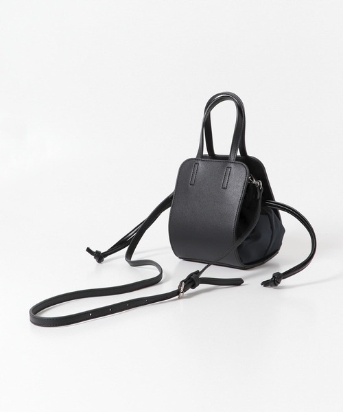 URBAN RESEARCH DOORS(アーバンリサーチドアーズ)の「2WAY巾着ミニバッグ(ショルダーバッグ・レディース・ブラック/ベージュ・ONE)」の5枚目の写真