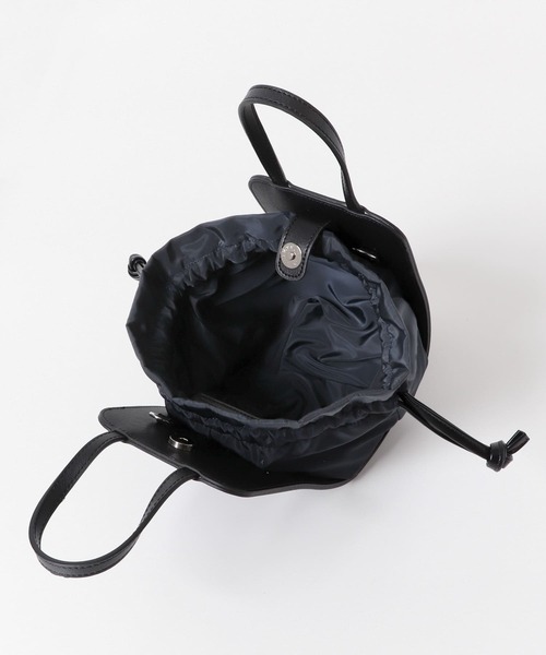 URBAN RESEARCH DOORS(アーバンリサーチドアーズ)の「2WAY巾着ミニバッグ(ショルダーバッグ・レディース・ブラック/ベージュ・ONE)」の9枚目の写真