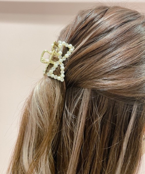 lilLilly(リルリリー)の「リボンへアクリップ(2個セット)(バレッタ/ヘアクリップ・レディース・ゴールド系その他/ゴールド系その他2・FREE)」の4枚目の写真