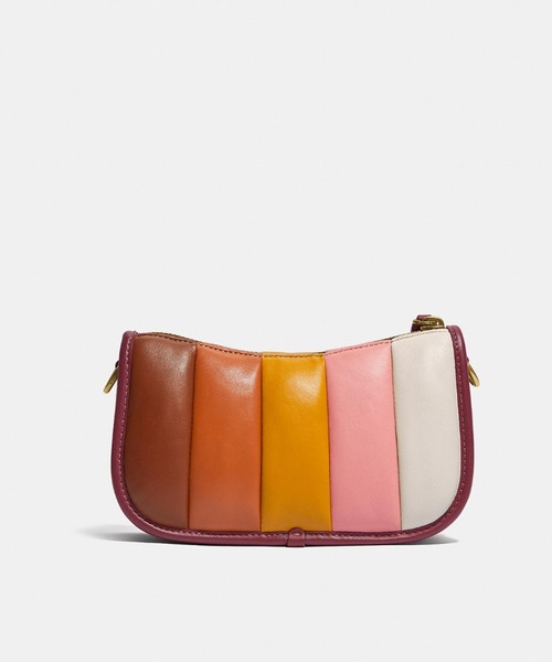 COACH(コーチ)の「スウィンガー 20 ウィズ キルティング(ハンドバッグ・レディース・レッド・フリ-)」の8枚目の写真