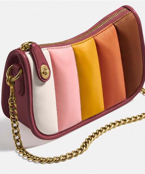 COACH(コーチ)の「スウィンガー 20 ウィズ キルティング(ハンドバッグ・レディース・レッド・フリ-)」の9枚目の写真