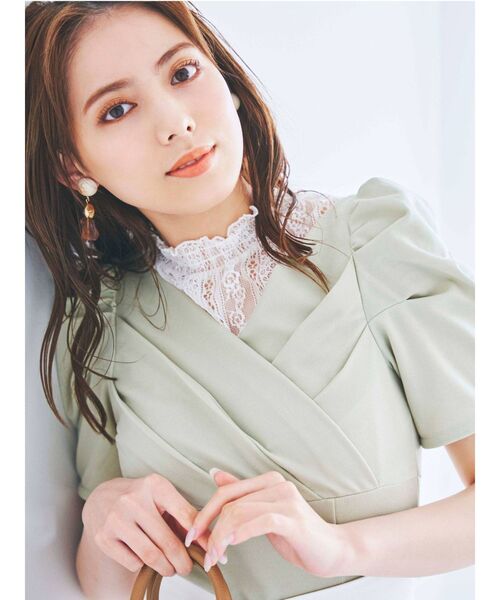 dazzlin(ダズリン)の「カシュクールレースカットソー(Tシャツ/カットソー・レディース・ブラック/パープル/ピンク/グリーン/オフホワイト・FREE)」の6枚目の写真