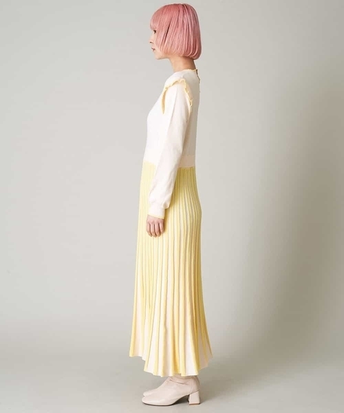 A de a.v.v（アードアー・ヴェ・ヴェ）の「肩ラッフルマーメイドニットワンピ―ス（ワンピース・レディース・ブラック/アイボリー/ライトピンク・39）」の8枚目の写真