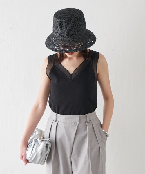 COLLAGE GALLARDAGALANTE（コラージュガリャルダガランテ）の「ジャケットとの相性がいい/シアー切替タンク/手洗い可（タンクトップ・レディース・ホワイト/チャコールグレー/ブラック/ベージュ/ライトグレー/ホワイト系その他/グレー・FREE）」の4枚目の写真