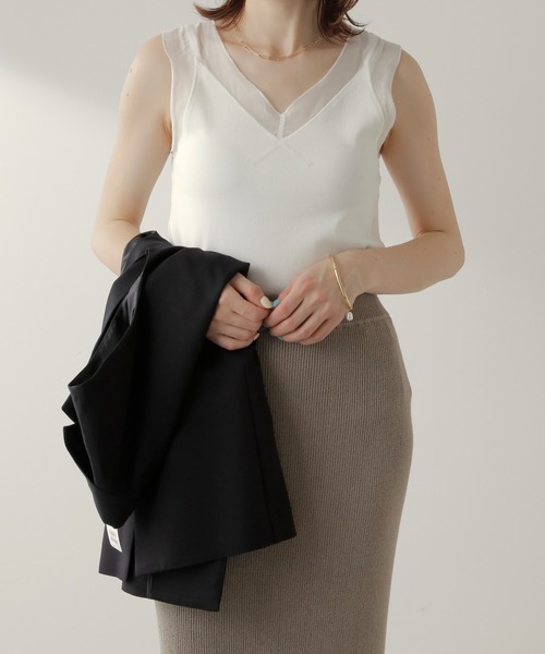 COLLAGE GALLARDAGALANTE（コラージュガリャルダガランテ）の「ジャケットとの相性がいい/シアー切替タンク/手洗い可（タンクトップ・レディース・ホワイト/チャコールグレー/ブラック/ベージュ/ライトグレー/ホワイト系その他/グレー・FREE）」の20枚目の写真