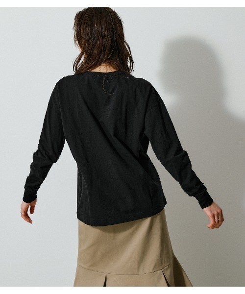 AZUL by moussy(アズールバイマウジー)の「CITY SELECT LONG SLEEVE TEE/シティーセレクトロングスリーブTシャツ(Tシャツ/カットソー・レディース・ライトベージュ/オフホワイト/ブラック・MEDIUM/SMALL)」の17枚目の写真