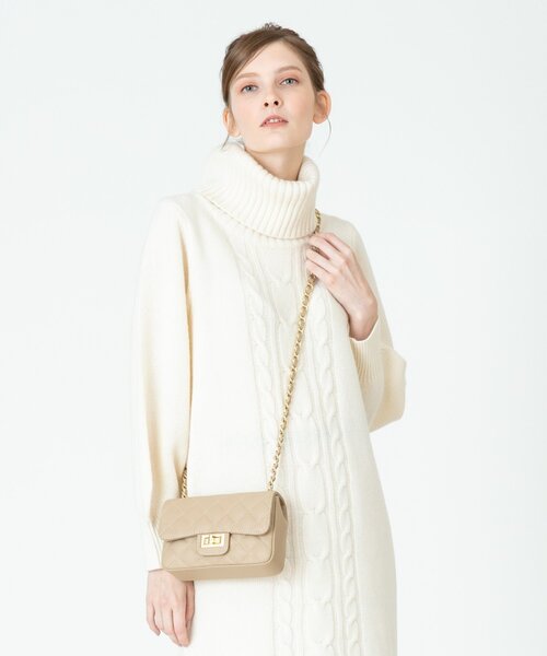 allureville（アルアバイル）の「キルティングチェーンショルダー（ショルダーバッグ・レディース・ブラック/ベージュ/ゴールド系その他・2）」の12枚目の写真