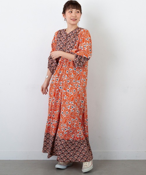 PICHI（ピイチ）の「柄デザインロングワンピース（ワンピース・レディース・ネイビー/オレンジ・FREE）」の8枚目の写真