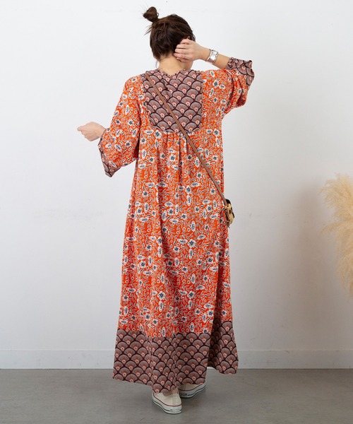 PICHI（ピイチ）の「柄デザインロングワンピース（ワンピース・レディース・ネイビー/オレンジ・FREE）」の13枚目の写真