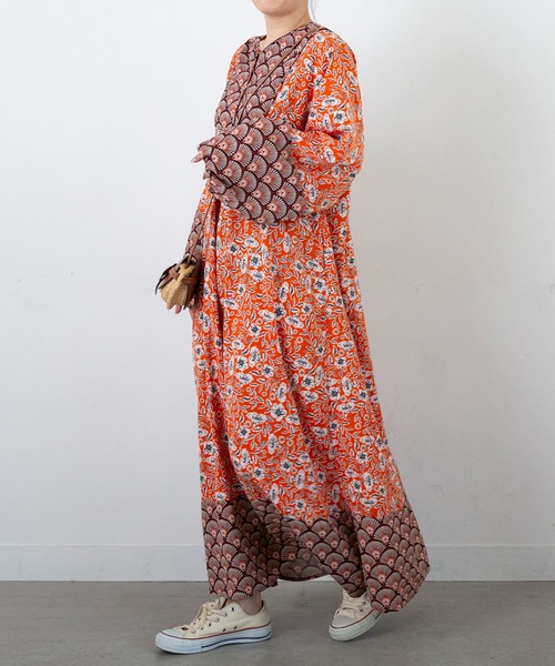 PICHI（ピイチ）の「柄デザインロングワンピース（ワンピース・レディース・ネイビー/オレンジ・FREE）」の18枚目の写真