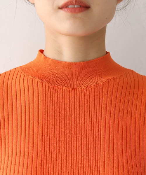 HER CLOSET（ハークローゼット）の「【HERCLOSET】WEB限定プチハイネックカラフルイレギュラーリブニット【新色追加】（ニット/セーター・レディース・ブラック/オフホワイト/イエロー/ブルー/ダークオレンジ/レッド/グリーン・M）」の14枚目の写真