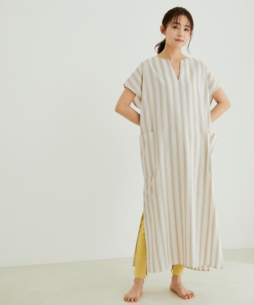 SALON adam et rope'(サロン アダム エ ロペ)の「【WEB限定】マルチストライプキーネックカフタンワンピース(ワンピース・レディース・ベージュ/パープル/オレンジ・FREE)」の1枚目の写真