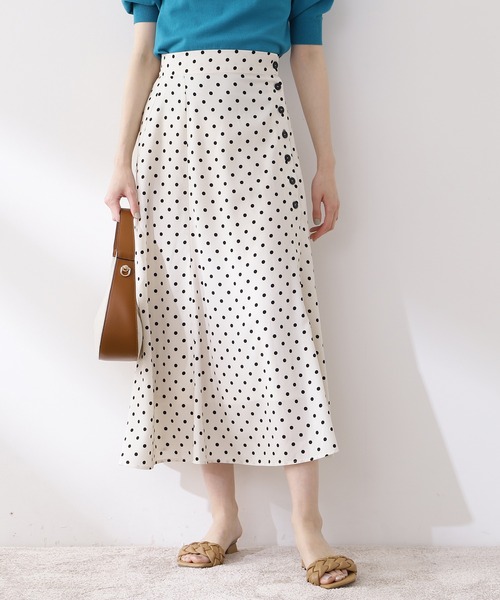 N.（N. Natural Beauty Basic）（エヌエヌナチュラルビューティーベーシック）の「ドットプリントサイドボタンスカート（スカート・レディース・ブラック系その他/ホワイト系その他・MEDIUM）」の5枚目の写真