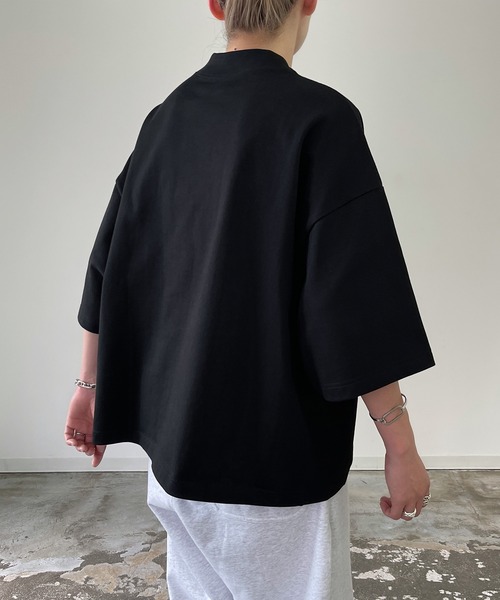 y/m by MIHO（イムバイミホ）の「モックネックオーバーサイズTシャツ