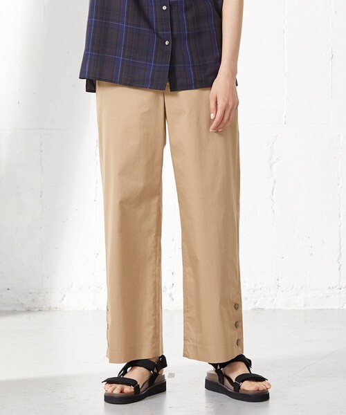 J.PRESS(ジェイプレス)の「【洗える】Vanyストレッチツイル セミワイド パンツ(その他パンツ・レディース・黄土色系/カーキ系・T13/T15/T17)」の2枚目の写真