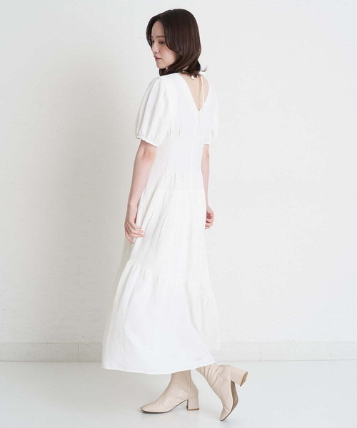 A de a.v.v（アードアー・ヴェ・ヴェ）の「配色ステッチパフスリーブティアードワンピ―ス（ワンピース・レディース・ブルー/ホワイト/ブラック・36/38）」の2枚目の写真