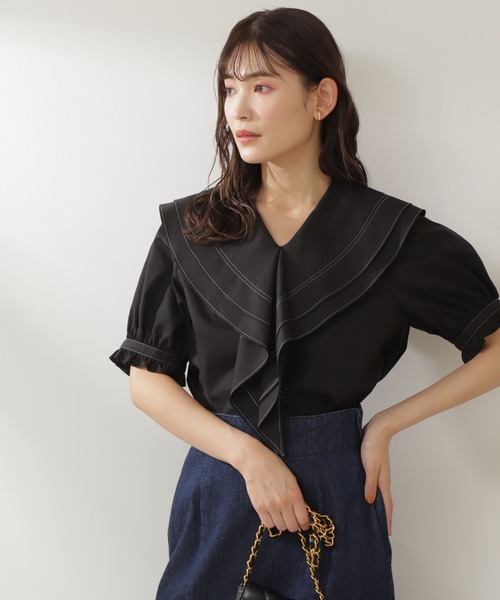 NATURAL BEAUTY BASIC（ナチュラルビューティーベーシック）の「バイカラーステッチラッフルブラウス（シャツ/ブラウス・レディース・オフホワイト/ブラック系その他・SMALL/MEDIUM）」の2枚目の写真