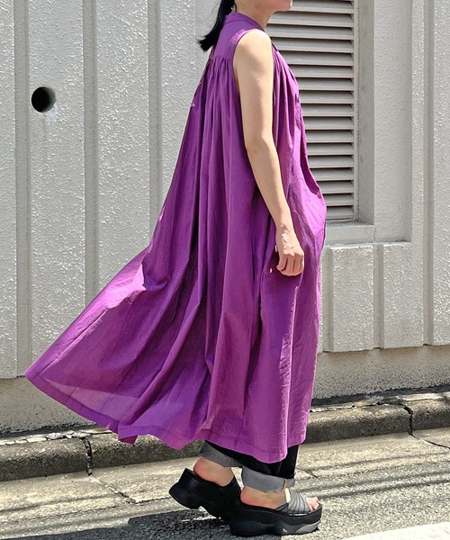 Jewelobe（ジュエローブ）の「ヨークギャザーノースリーブシャツ