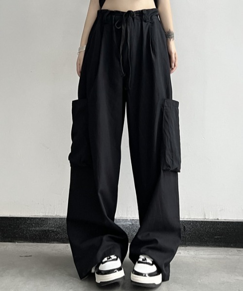 Vipoa(ヴィポア)の「ビッグポケットカーゴパンツ(カーゴパンツ・レディース・ブラック/グレー/ホワイト/ピンク・MEDIUM/LARGE)」の7枚目の写真