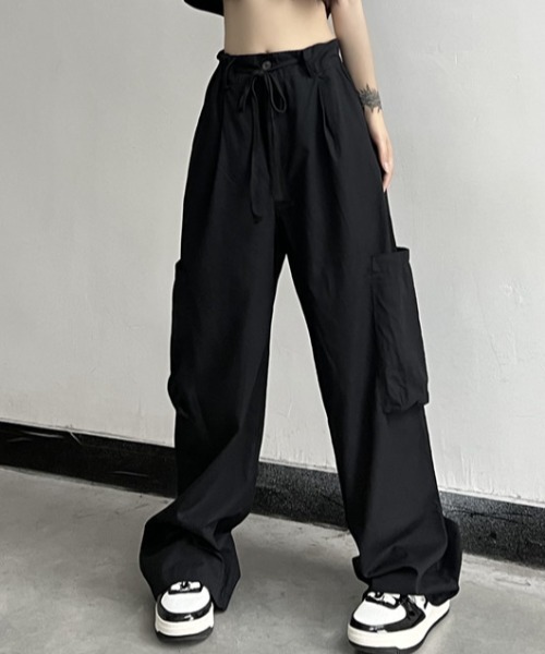 Vipoa(ヴィポア)の「ビッグポケットカーゴパンツ(カーゴパンツ・レディース・ブラック/グレー/ホワイト/ピンク・MEDIUM/LARGE)」の10枚目の写真