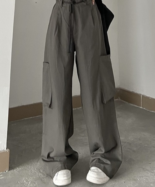 Vipoa(ヴィポア)の「ビッグポケットカーゴパンツ(カーゴパンツ・レディース・ブラック/グレー/ホワイト/ピンク・MEDIUM/LARGE)」の6枚目の写真