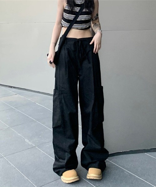 Vipoa(ヴィポア)の「ビッグポケットカーゴパンツ(カーゴパンツ・レディース・ブラック/グレー/ホワイト/ピンク・MEDIUM/LARGE)」の15枚目の写真