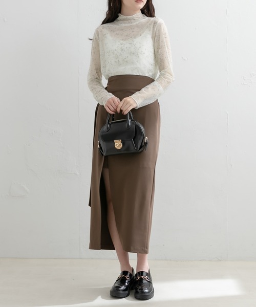 OLIVE des OLIVE（オリーブデオリーブ）の「プリントシアータートルインナー（Tシャツ/カットソー・レディース・サックスブルー/オフホワイト/ベージュ・FREE）」の15枚目の写真