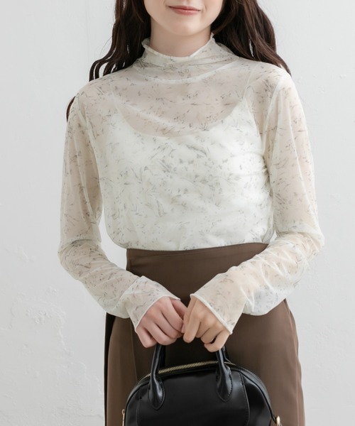 OLIVE des OLIVE（オリーブデオリーブ）の「プリントシアータートルインナー（Tシャツ/カットソー・レディース・サックスブルー/オフホワイト/ベージュ・FREE）」の17枚目の写真