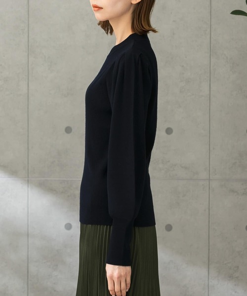 URBAN RESEARCH ROSSO（アーバンリサーチロッソ）の「メリノウール混パフスリーブリブニット（ニット/セーター・レディース・ネイビー/オフホワイト/ピンク系その他・FREE）」の22枚目の写真