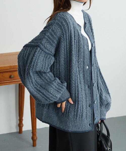 Chaco closet（チャコ クローゼット）の「ブークレケーブル編みバイカラーデザインカーディガン（カーディガン/ボレロ・レディース・ベージュ/グリーン/レッド/ブラック/ブルー・FREE）」の17枚目の写真