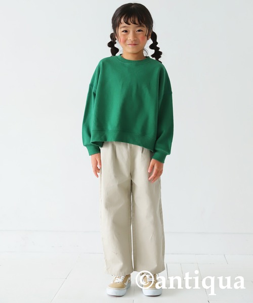 antiqua（アンティカ）の「綿100%ベーシックシルエット裏毛トレーナー（スウェット・キッズ・ブラック/グレイッシュベージュ/杢グレー/グリーン/ブルー系その他/レッド/イエロー系その他/ベビーピンク/オフホワイト・120/130/140/150/160）」の10枚目の写真