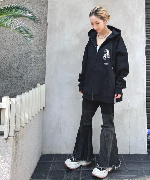 A4A（エーフォーエー）の「A4A/エーフォーエー/A.FLOWER ジップフーディー（パーカー・レディース・ブラック/ホワイト・F）」の4枚目の写真