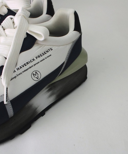 MAISON MAVERICK PRESENTS（メゾンマベリックプレゼンツ）の「【MAISON MAVERICK PRESENT】SOLE SNEAKERS（スニーカー・レディース・ホワイト・24/24.5）」の2枚目の写真