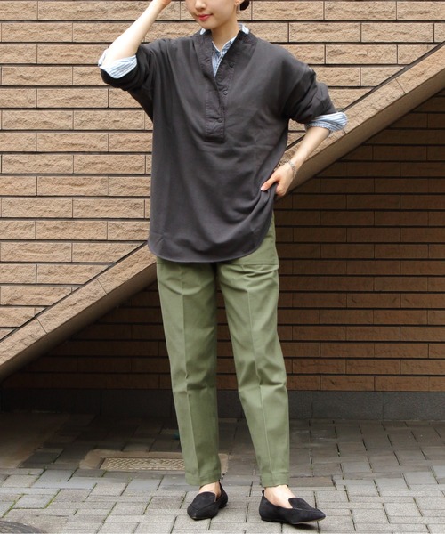 THE SHINZONE（ザ　シンゾーン）の「THE SHINZONE/シンゾーン　ミリタリーヘンリープルオーバー　MILITALY HENLEY PULLOVER 23SMSCU07（Tシャツ/カットソー・レディース・ネイビー/ブラック/ホワイト・FREE）」の17枚目の写真