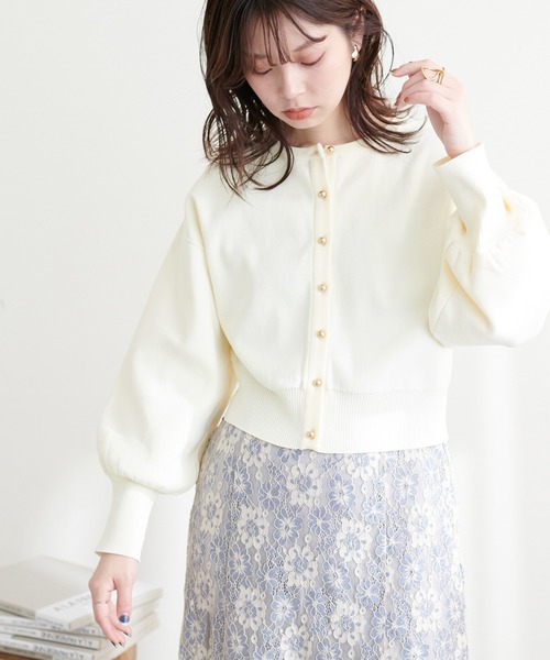 natural couture(ナチュラルクチュール)の「お家で洗えるころん金釦カーディガン(カーディガン/ボレロ・レディース・オフホワイト/グレイッシュベージュ/ブラック/ミント/イエロー/その他1・FREE)」の2枚目の写真