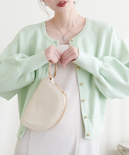 natural couture(ナチュラルクチュール)の「お家で洗えるころん金釦カーディガン(カーディガン/ボレロ・レディース・オフホワイト/グレイッシュベージュ/ブラック/ミント/イエロー/その他1・FREE)」の4枚目の写真