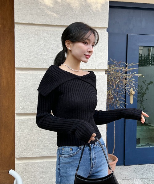 by muni:r（バイ ムニール）の「オフショルダーリブカラーニット（ニット/セーター・レディース・ブラック/アイボリー・FREE）」の21枚目の写真