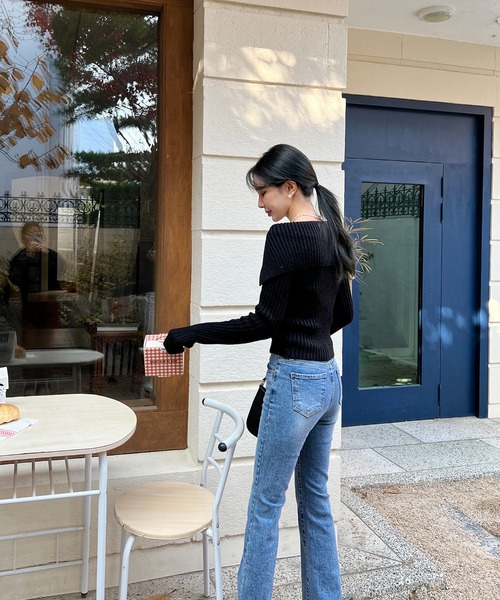 by muni:r（バイ ムニール）の「オフショルダーリブカラーニット（ニット/セーター・レディース・ブラック/アイボリー・FREE）」の11枚目の写真