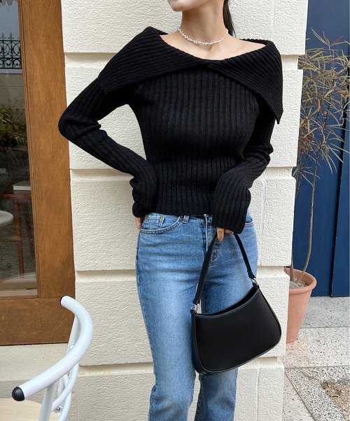 by muni:r（バイ ムニール）の「オフショルダーリブカラーニット（ニット/セーター・レディース・ブラック/アイボリー・FREE）」の22枚目の写真