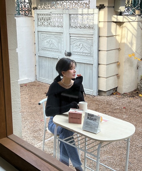 by muni:r（バイ ムニール）の「オフショルダーリブカラーニット（ニット/セーター・レディース・ブラック/アイボリー・FREE）」の12枚目の写真