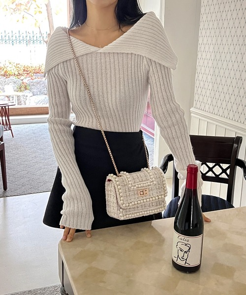 by muni:r（バイ ムニール）の「オフショルダーリブカラーニット（ニット/セーター・レディース・ブラック/アイボリー・FREE）」の18枚目の写真