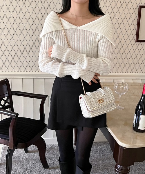 by muni:r（バイ ムニール）の「オフショルダーリブカラーニット（ニット/セーター・レディース・ブラック/アイボリー・FREE）」の13枚目の写真