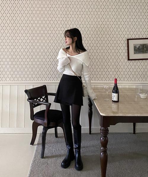 by muni:r（バイ ムニール）の「オフショルダーリブカラーニット（ニット/セーター・レディース・ブラック/アイボリー・FREE）」の19枚目の写真