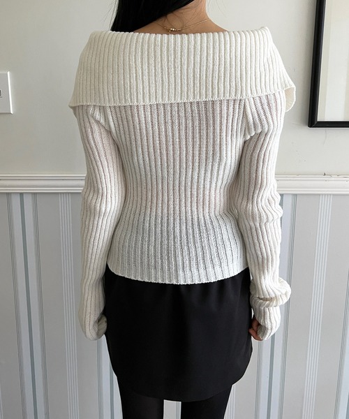 by muni:r（バイ ムニール）の「オフショルダーリブカラーニット（ニット/セーター・レディース・ブラック/アイボリー・FREE）」の5枚目の写真