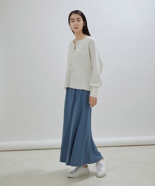 SALON adam et rope'(サロン アダム エ ロペ)の「【セットアップ対応・サステナブル】【洗える】2WAYロングフレアースカート(スカート・レディース・ネイビー/ブルー系その他4・FREE)」の4枚目の写真