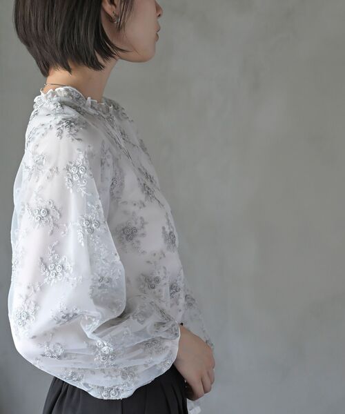 rps(アールピーエス)の「チュール刺繍マオカラーボリューム袖ブラウス(シャツ/ブラウス・レディース・ブラック/オフホワイト/アイボリー・フリー)」の11枚目の写真