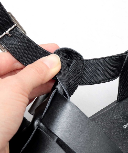 glabella(グラベラ)の「スクエアトゥ ヒールアップ グルカサンダル / フェイクレザー サンダル(サンダル・メンズ・ブラック・L/M/S)」の10枚目の写真