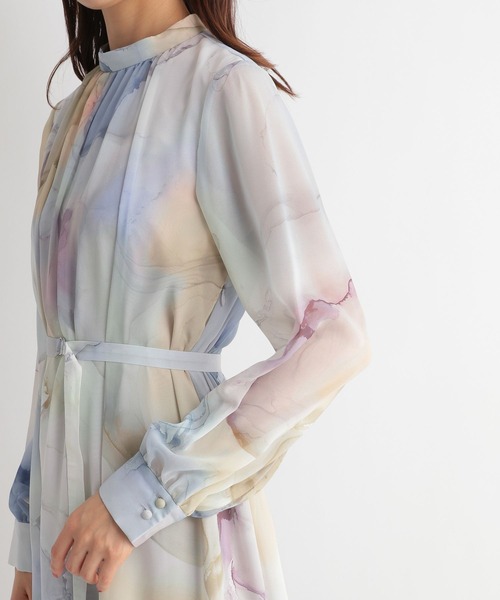 Andemiu(アンデミュウ)の「マーブルガラスタンドワンピース191444(ワンピース・レディース・イエロー/ブルー・FREE)」の16枚目の写真