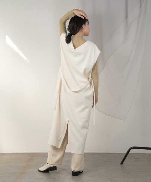 Amiur（エミレ）の「puff pastry long vest（ベスト・レディース・ブラック/アイボリー・FREE）」の4枚目の写真